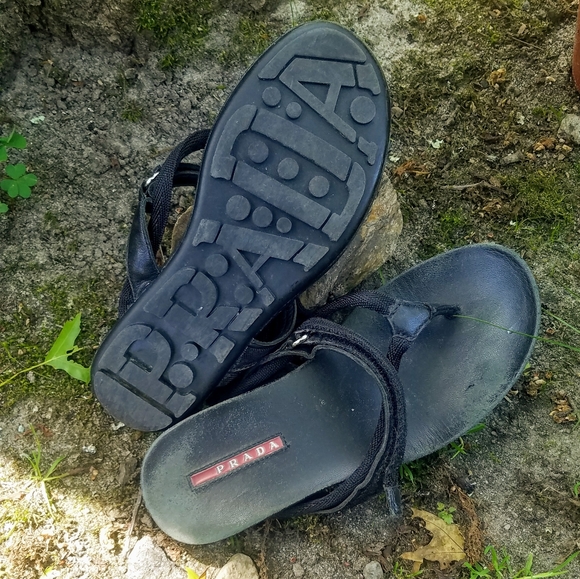 Prada Black Leather Flip Flops - Picture 1 of 5